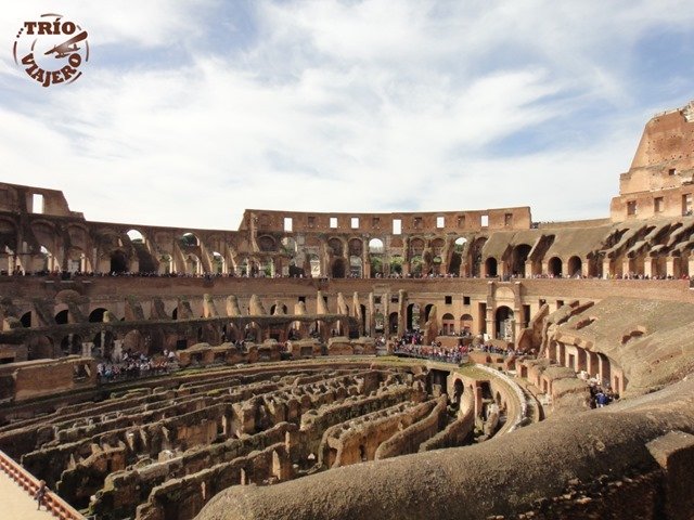 Italia_Roma_Coliseo_por_dentro